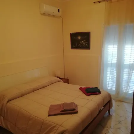 Gallina Villa Avola